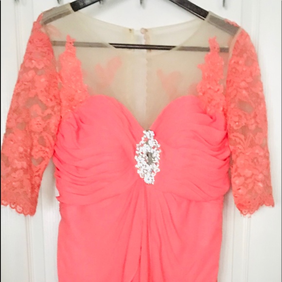 Custom Made Gown Never Worn - Picture 1 of 6